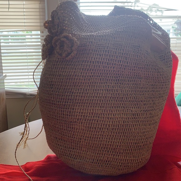 Exquisite Straw Hobo Callanan Resort - Picture 2 of 3